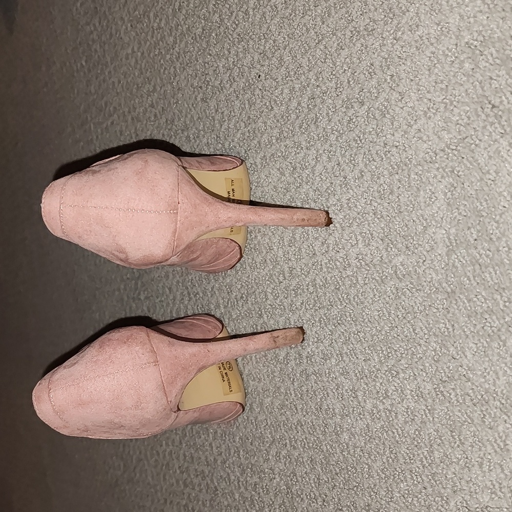 Pink heels - Picture 3 of 4